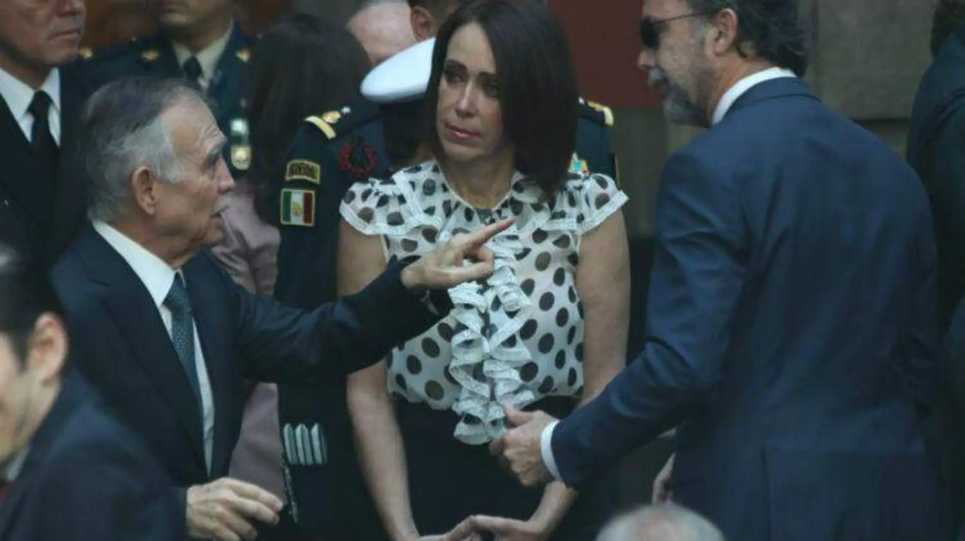 María Asunción Aramburuzabala ROBERTO HERNANDEZ